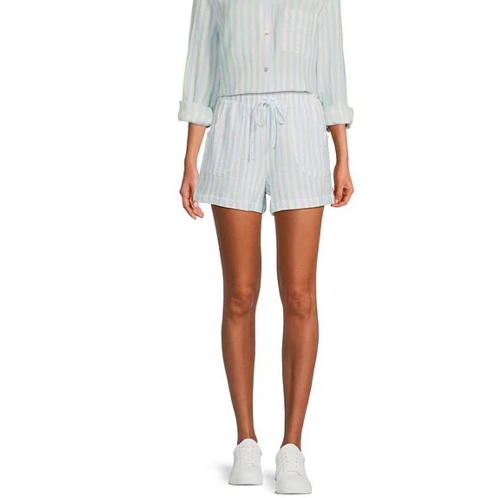 🌷Every
Light Blue Striped Print High Rise Cuffed Drawstring Shorts - Picture 3 of 7
